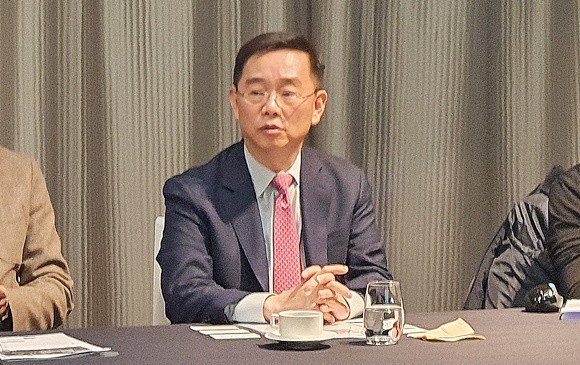 박영근 진원생명과학 대표가 17일 열린 기자간담회 자리에서 기자들의 질문을 경청하고 있다. ⓒ 진원생명과학