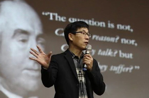 앞서 진중권 전 동양대 교수는 조국 전 법무부 장관 임명한 날에 사직서를 작성해 지난 19일 동양대에 제출했다. 최종 근무일은 31일이다. ⓒ 연합뉴스