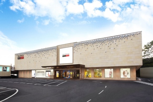 호텔신라의 2019년 3분기 실적을 살펴보면 면세 부문 매출은 시내면세점에서만 37% 늘어난 8564억원, 공항면세점까지 합치면 사상 최대인 1조3386억원을 기록했다. ⓒ 신라면세점