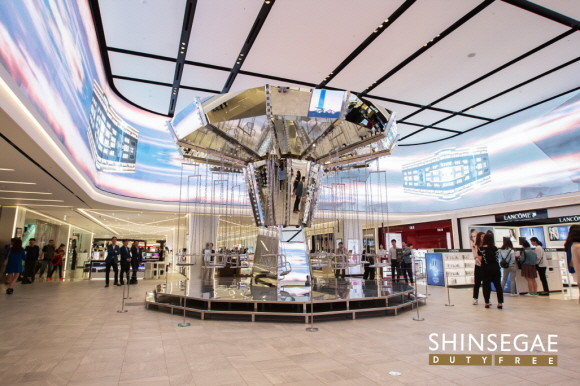 신세계면세점의 3분기 매출은 지난해 같은 기간보다 35.9% 성장한 7888억원, 영업이익은 106억원을 기록해 지난해 적자에서 흑자로 전환했다. ⓒ 신세계면세점