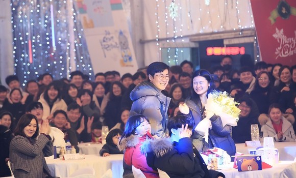 대천겨울바다 사랑축제 커플의 사랑고백 장면. ⓒ 보령시
