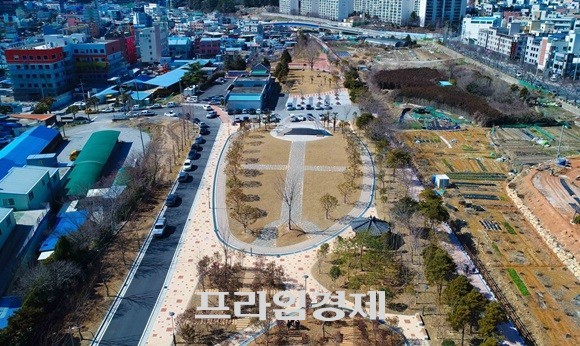 전라선 옛 철길 주변에 마련된 여수시 미평 공원. ⓒ 여수시