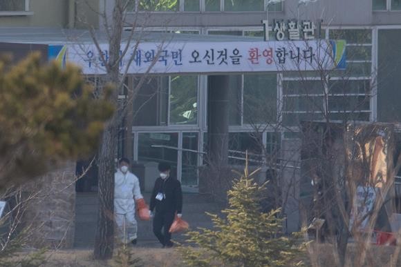 중국 후베이성 우한시에서 귀국해 임시 격리 생활 중인 교민 가운데 신종코로나 확진자가 추가로 발생했다. ⓒ 연합뉴스