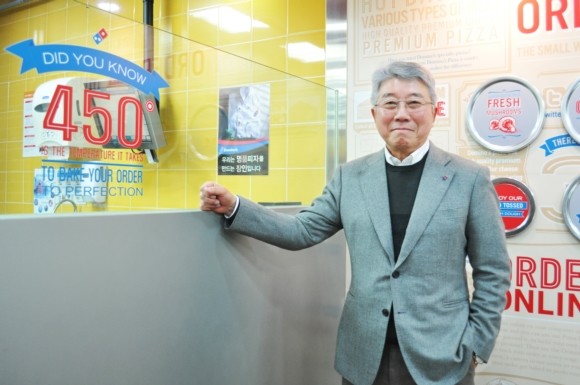 6일 서울 강남구에 위치한 한국도미노피자 본사에서 오광현 회장이 포즈를 취하고 있다. 사진 = 설소영 기자