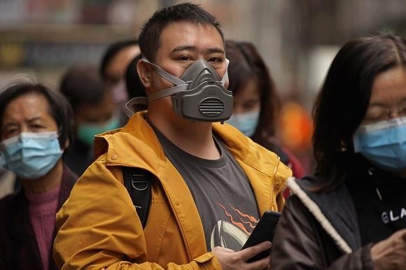 코로나19 사태가 장기화될 조짐을 보이고 있다. 다국적 제약사들이 백신 개발에 뛰어들고 있지만, 상용화까지는 최소 1년 이상의 시간이 걸릴 것으로 예상된다. ⓒ 연합뉴스