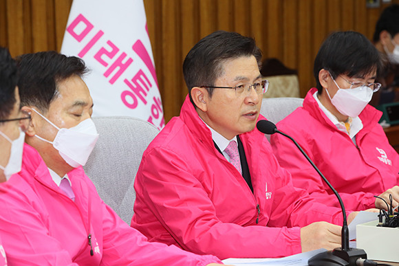 황교안 미래통합당 대표는 2일 최고위원회의에서 신천지의 협조를 촉구했다. ⓒ 연합뉴스