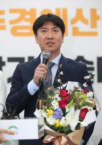 11일 오전 국회에서 열린 민생당 인재영입 환영식에서 노승일 전 K스포츠재단 부장이 입당 소감을 말하고 있다. ⓒ 연합뉴스
