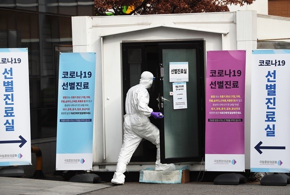 코로나19 국내 누적 확진자수는 15일 0시 기준으로 76명 증가한 8162명으로 집계됐다. ⓒ 연합뉴스