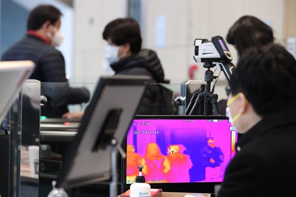 서울시교육청과 인천시교육청의 탁상행정으로 인해 혈세와 시간이 낭비되고 있다는 지적이 제기돼 논란이 예상된다. ⓒ 연합뉴스