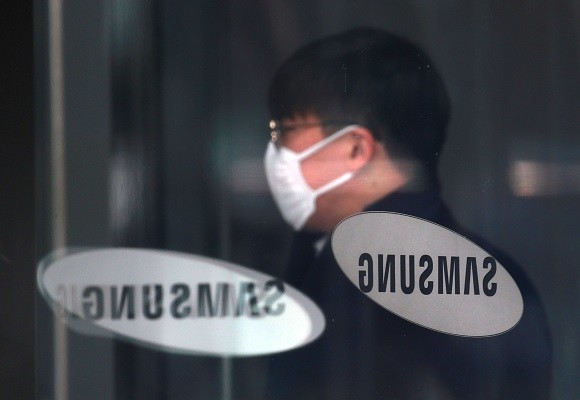 삼성 준법감시위원회는 삼성그룹 경영권 승계 의혹과 관련해 총수인 이재용 부회장이 반성·사과하라고 권고하고 '무노조 경영' 방침이 더 이상 존재하지 않을 것이라는 선언도 이 부회장이 직접 표명하라고 제시했다. ⓒ 연합뉴스
