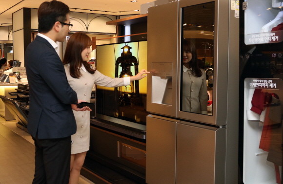 신세계백화점 가전 매출은 지난 3월1일부터 15일까지 -18.9%로 전년 동기 대비 마이너스 신장률을 보였지만 16일부터 31일까지 실적은 34.4%를 기록하며 큰 폭의 반등에 성공했다. ⓒ 신세계백화점