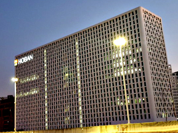 코로나19 사태가 장기화 됨에 따라 호반건설이 추진하고 있는 기업공개(IPO) 일정에 차질이 빚어질 수 있다는 전망이 대두되고 있다. 지난해 시공능력평가 10위에 올라서면서 '대형건설사'로 나아가려는 호반건설의 입장에서는 때아닌 복병을 만난 셈이라는 평가가 나온다. 사진은 서울 서초구 소재 호반건설 사옥 전경. = 장귀용 기자