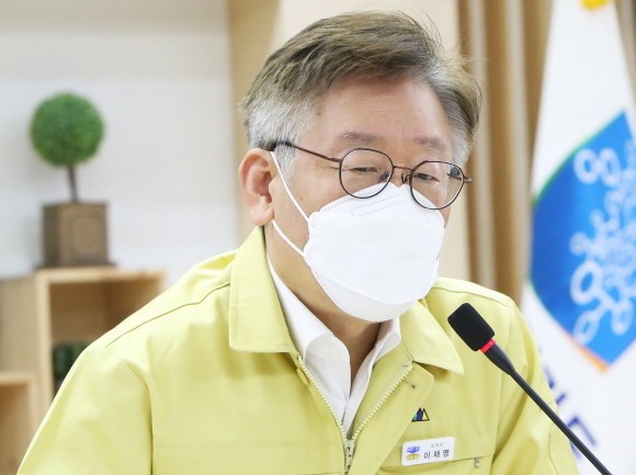 지난 6일 경기도 수원시 경기도청에서 열린 '배달앱 독과점 및 불공정거래 관련 대책 회의'에서 발언하고 있는 이재명 경기도지사. ⓒ 연합뉴스