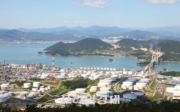 여수국가산업단지 전경. ⓒ 여수시