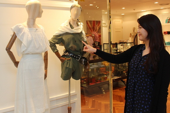 롯데백화점이 해외명품 시즌오프 시작일을 지난해보다 앞당겨 15일부터 순차적으로 돌입한다. ⓒ 롯데백화점