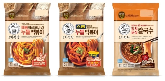 미정당 별미 누들떡볶이 2종 및 미정당 김치버섯칼국수 이미지. ⓒ CJ제일제당