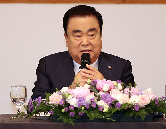 문희상 국회의장은 21일 국회에서 열린 퇴임 기자간담회에서 본인의 정치 행보에 관해 회상했다. ⓒ 연합뉴스