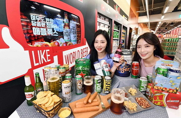 홈플러스가 오는 28일부터 전국 140개 모든 점포에서 세계맥주 190여종을 한 곳에 모아 합리적인 가격에 선보이는 '세계맥주 페스티벌' 행사를 진행한다. ⓒ 홈플러스