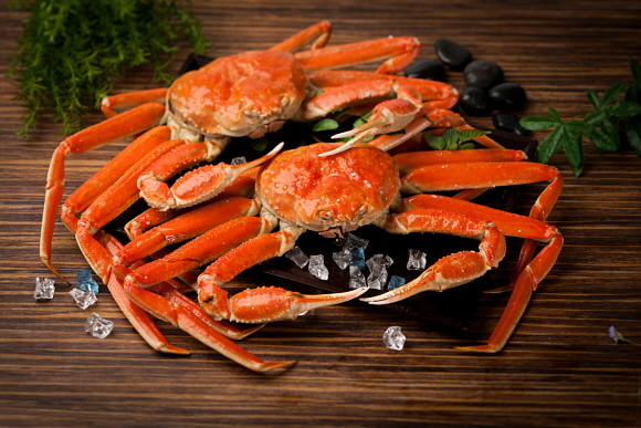 이마트가 29일 금요일부터 일요일까지 3일간 러시아산 활대게를 정상가 대비 30%가량 저렴한 가격에 판매한다. ⓒ 이마트