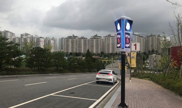 이순신종합운동장 미세먼지 신호등. ⓒ 아산시