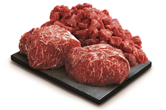 이마트가 오는 4일부터 10일까지 일주일간 행사카드로 구매시 한우 전품목을 최대 40% 할인하는 행사를 선보인다. ⓒ 이마트