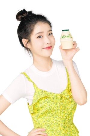 바나나맛우유 프로모션 모델 아이유. ⓒ 빙그레