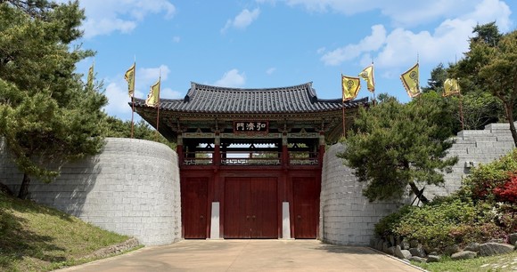 홍제문 전경. ⓒ 부여군