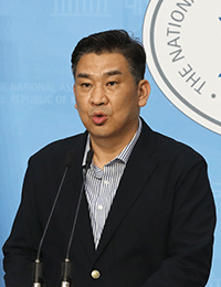 최승재 미래통합당 의원은 "소상공인에게 직접적인 생존자금 지원을 해야 한다"고 밝혔다. ⓒ 연합뉴스