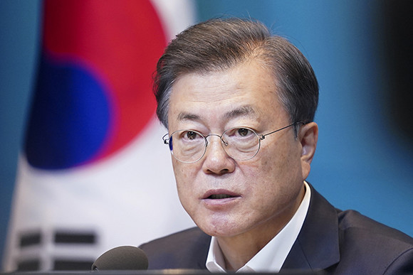 문재인 대통령은 충남 천안에서 발생한 아동학대 사망사건과 관련해 "'아동학대 방지 보완 대책'을 점검하라"고 지시했다. ⓒ 청와대