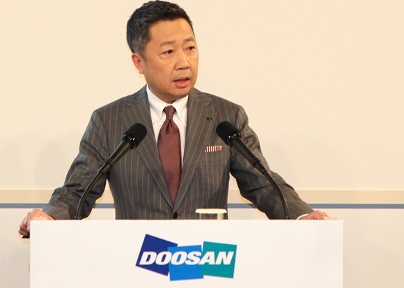 박정원 두산그룹 회장이 재무구조 개선 작업 착수 이후 처음으로 사내 메시지를 통해 심경을 밝혔다. ⓒ 연합뉴스