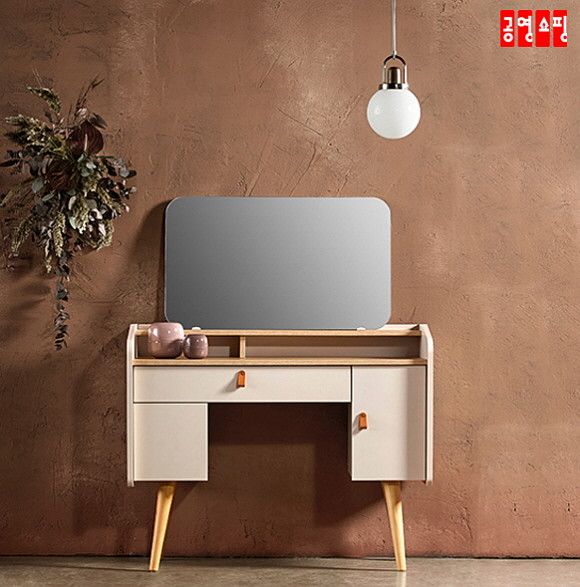 공영쇼핑이 오는 19일 개국 5주년 특별 기획상품 6탄으로 가구 브랜드 '두닷'의 '트로사 화장대'를 론칭한다. ⓒ 공영쇼핑