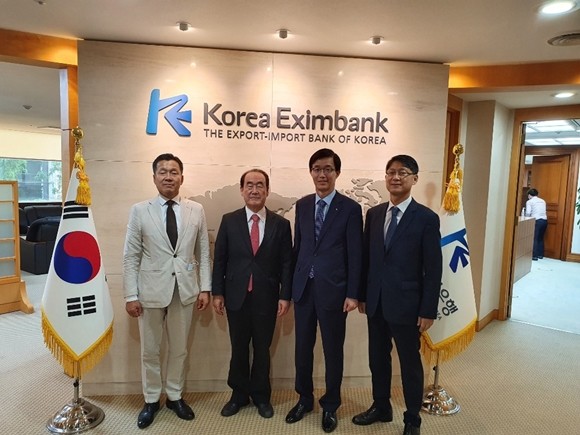 한국선주협회가 한국수출입은행을 찾아 신종 코로나바이러스 감염증(코로나19) 사태로 어려움을 겪는 해운업계 지원방안에 대해 논의했다. ⓒ 한국선주협회