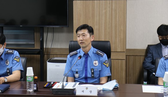 제1회 정책자문위원회 회의중인 성대훈 서장. ⓒ 보령해경