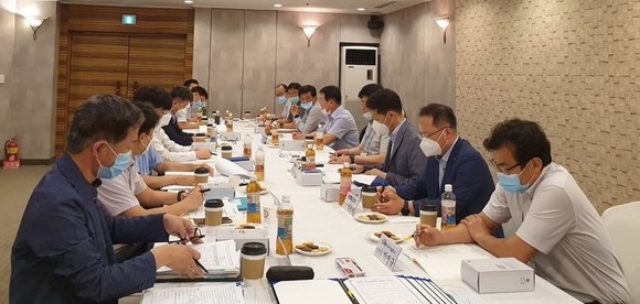 발전 5개사 안전처장 및 담당자들이 안전문화활동 개선방향을 위한 토론을 하고 있다. ⓒ 서부발전
