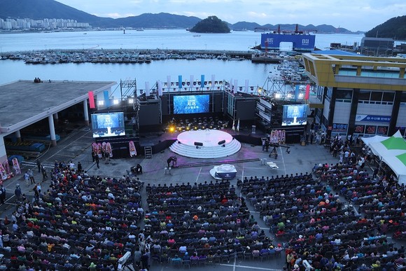지난해 개최된 진해만 싱싱 수산물 축제. ⓒ 창원시