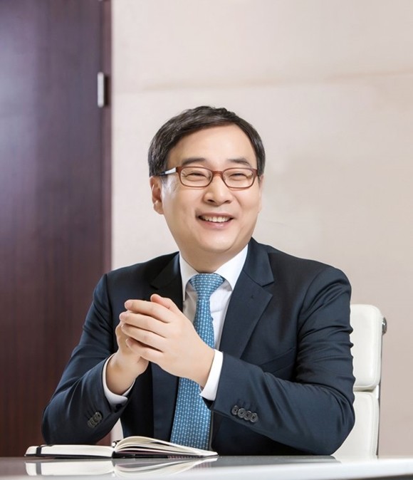 이문환 케이뱅크 은행장이 4일 서울 중구 은행회관에서 간담회를 열고 비대면 아파트 담보대출 등 하반기 출시 예정인 혁신 상품들과 성장 방안에 대해 발표했다. ⓒ 케이뱅크