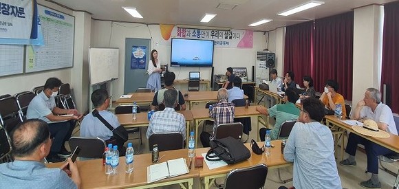 부안군 깊은금항 2020년 어촌뉴딜사업 하반기 현장자문 및 지역협의체 회의모습. ⓒ 어촌어항공단