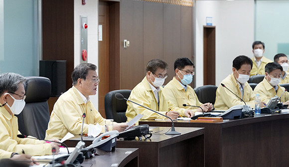 문재인 대통령은 정부서울청사 19층 영상회의실에서 '집중호우 긴급점검 국무회의'를 주재했다. ⓒ 청와대