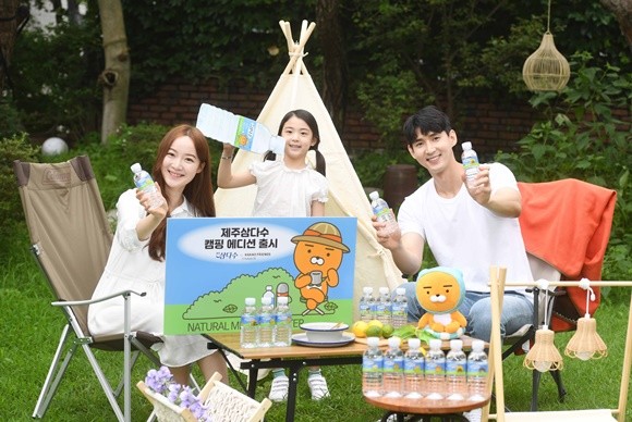 제주삼다수x카카오프렌즈 캠핑 에디션 출시. ⓒ 제주삼다수