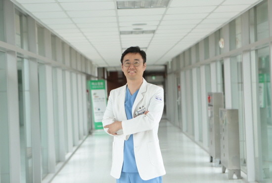 영남대병원 정형외과 이근우 교수. ⓒ 영남대의료원