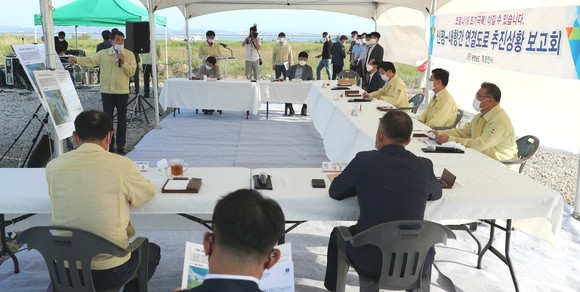 양승조 지사는 지난 4일 당진항 진입도로(신평∼내항) 건설 추진 현장 사업 진행 상황을 점검 보고회를 개최했다. ⓒ 충남도