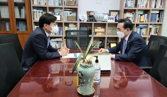 이춘희 시장은 5일 내년도 국비예산 확보을 위해 국회를 방문해 국비반영에 적극적인 지원을 요청했다 . ⓒ 세종시