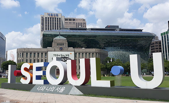 서울시는 오는 12월부터 내년 3월까지 수도권 전역에서 배출가스 5등급 차량의 운행이 제한된다고 밝혔다. ⓒ 연합뉴스