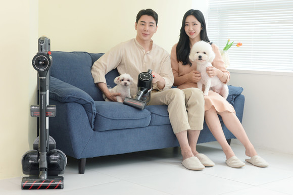 LG전자가 반려동물을 키우는 소비자들을 위한 무선청소기 'LG 코드제로 A9S 펫 씽큐'를 출시했다. ⓒ LG전자