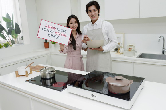 LG전자가 초고화력 인덕션 화구를 갖춘 하이브리드 전기레인지 신제품을 출시했다. ⓒ LG전자