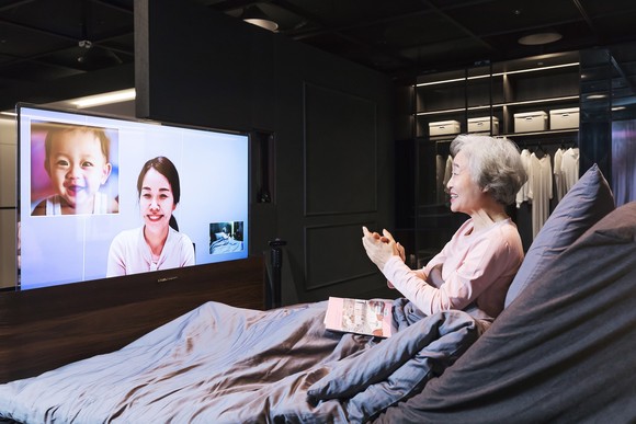 LG디스플레이가 스타트업과 손잡고 스마트 홈을 실현시켜 줄 OLED 기술 기반의 새로운 콘텐츠 개발에 나선다. ⓒ LG디스플레이