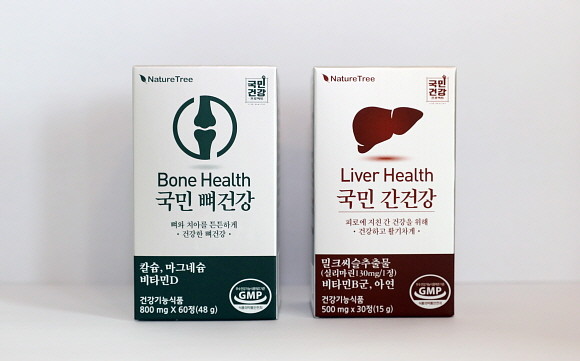 이마트가 '국민건강 프로젝트' 4탄으로 '국민 뼈건강' '국민 간건강'을 출시, 오는 3일부터 16일까지 정상가에서 50% 할인된 가격에 판매한다. © 이마트