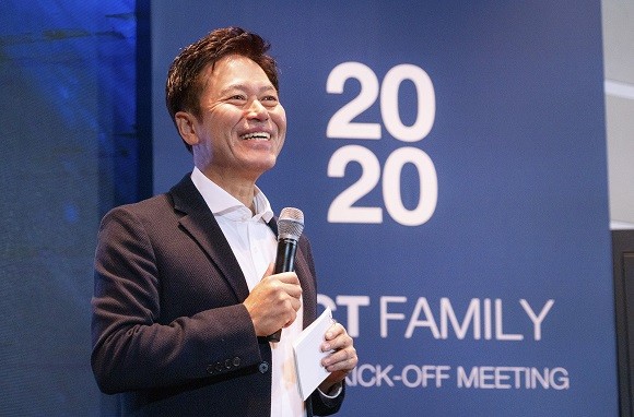 박정호 SK텔레콤 사장이 올해 1월2일 SK텔레콤 을지로 본사에서 열린 '2020년 SK ICT 패밀리 신년회'에서 신년 메시지를 발표하고 있다. ⓒ SK텔레콤