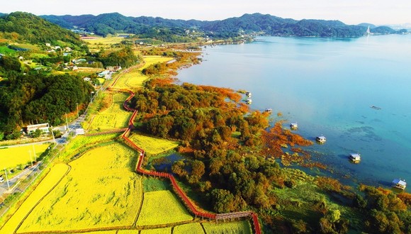 예당호 느린호수길 전경. ⓒ 예산군