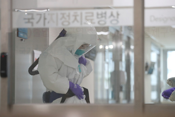 삼성의료원 산하 상급종합변원들이 중증환자 전담치료병상을 확대해 운영한다. 사진은 본 기사 내용과 무관합니다. ⓒ 연합뉴스